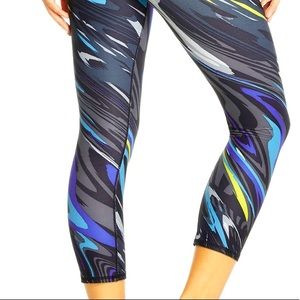 Fabletics XS 3/4 length legging